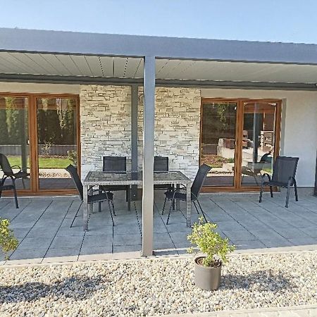 Ubytovani U Vrbicky - Blizko Prahy Unhošť Exteriör bild